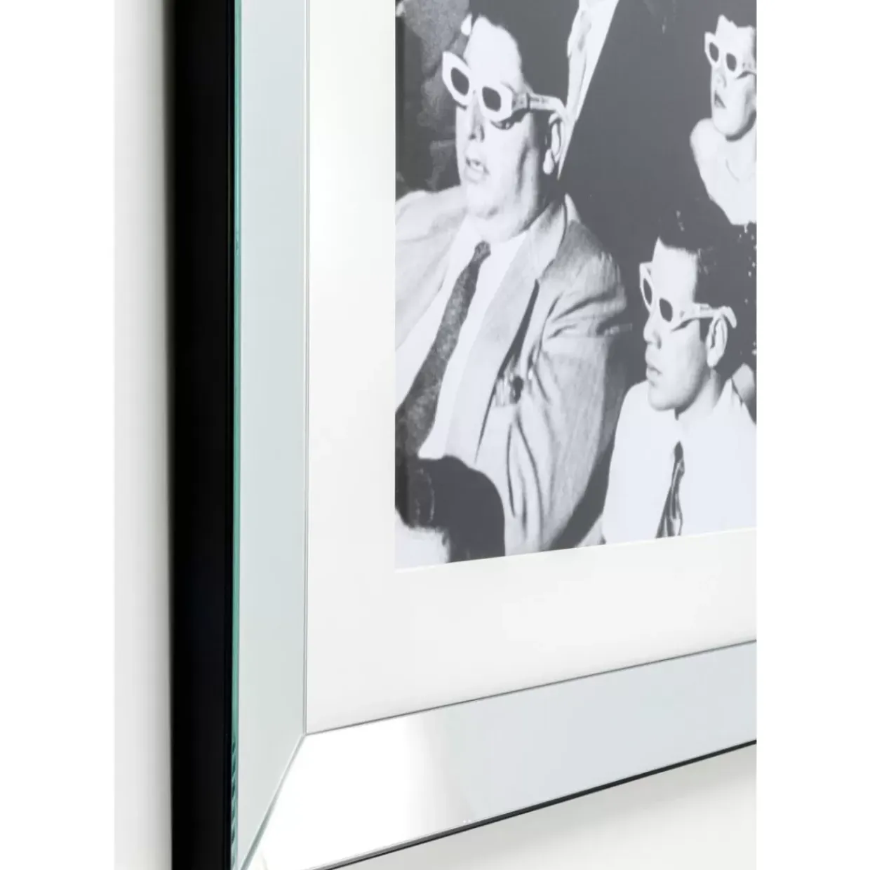Gerahmtes Bild Audience 85X105Cm