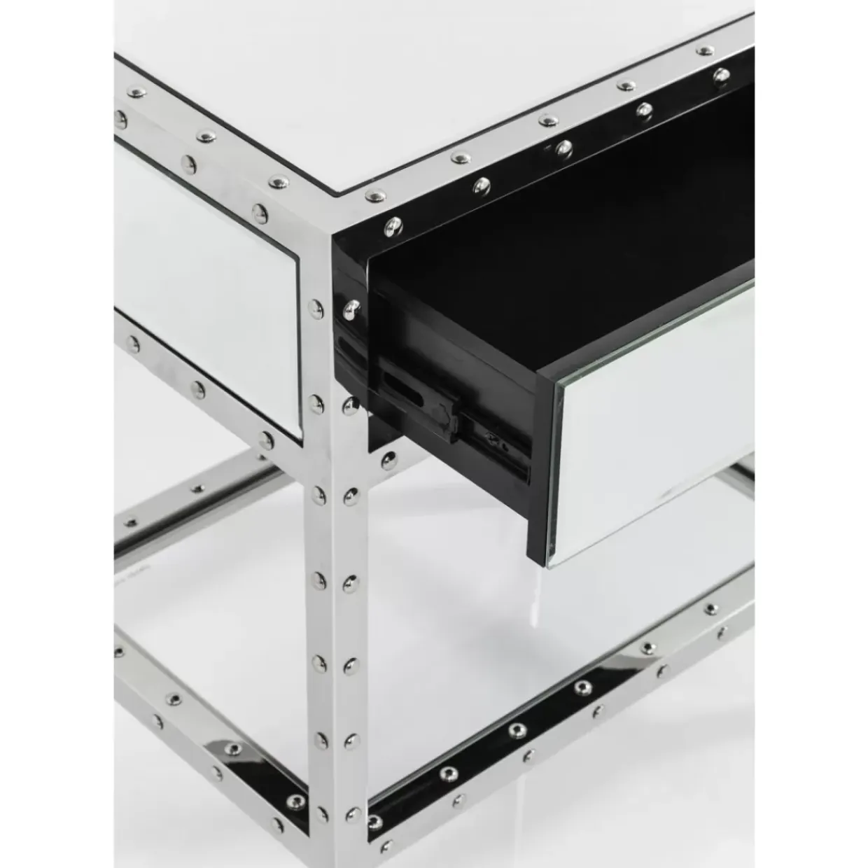 Kommode Klein Rivet