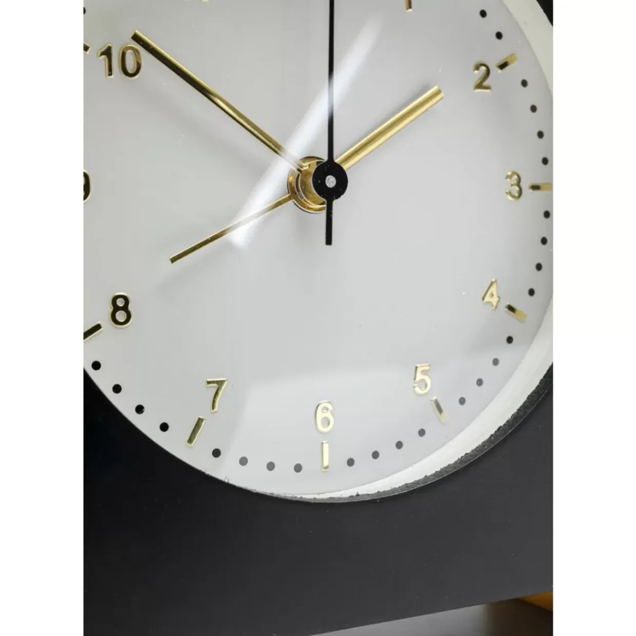 Wecker Kian Schwarz